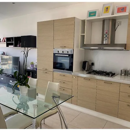 Проживание в семье Spinola Bay View